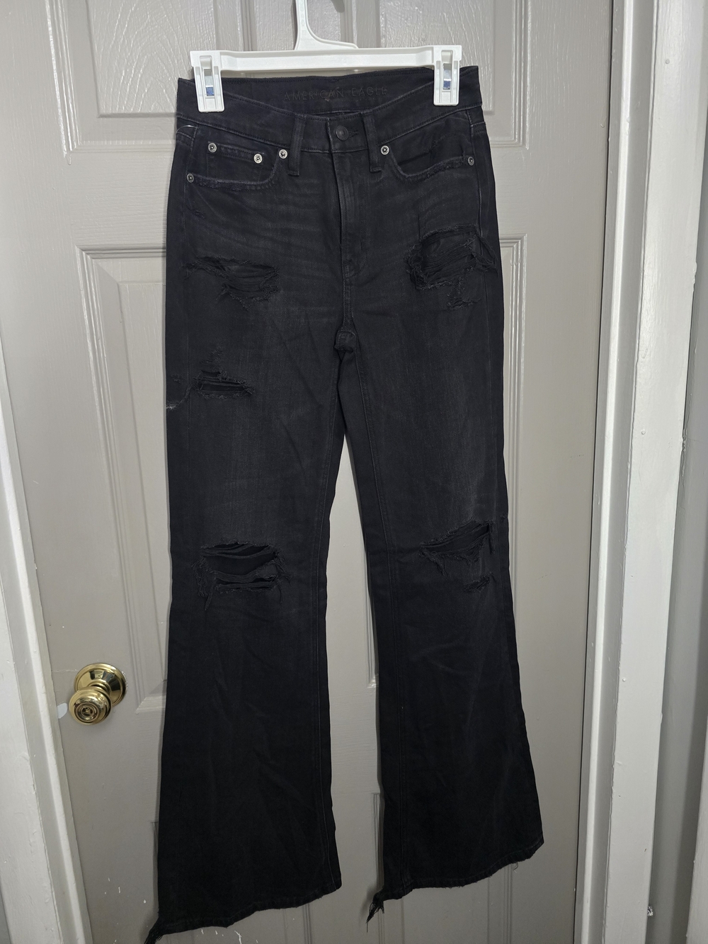 American Eagle Outfitters Black Distressed Jeans Super Stretch NWOT Size 000